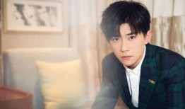 易烊千玺表白爆料视频,网友直呼心动不已！