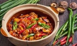 外卖员爆料黄焖鸡原视频,黄焖鸡原视频曝光，制作过程大公开！