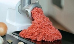 火腿肠加工爆料视频播放,视频曝光惊人细节