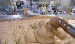 火腿肠加工爆料视频播放,视频曝光惊人细节