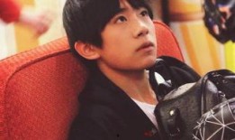 易烊千玺表白爆料视频,网友直呼心动不已！