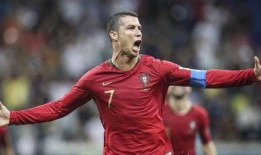 情怀c罗足球爆料者视频,揭秘爆料者视角下的足球传奇