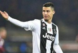 情怀c罗足球爆料者视频,揭秘爆料者视角下的足球传奇